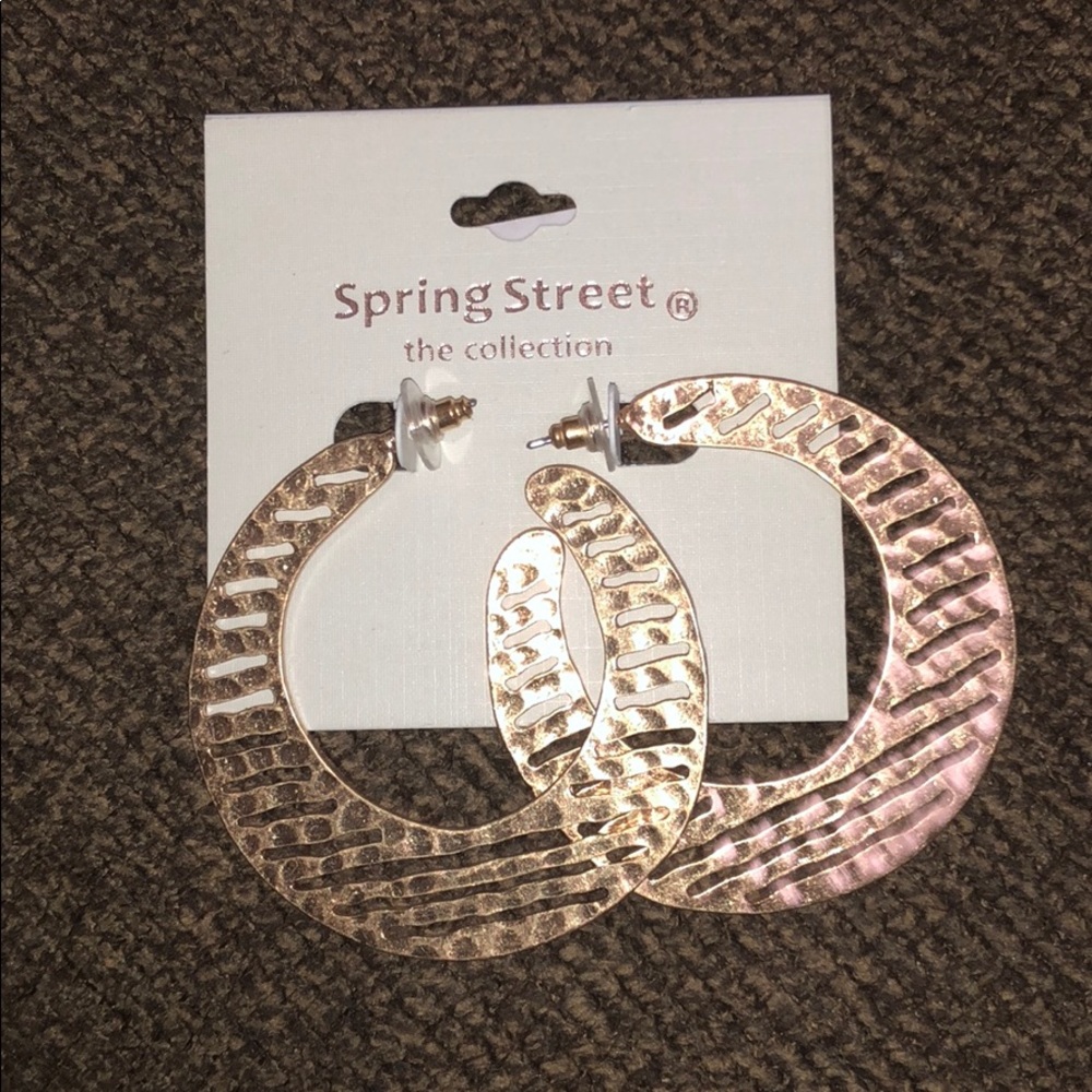 Gold fashion earrings